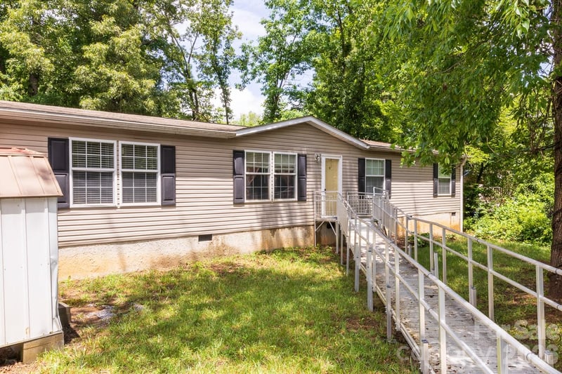 22 Hazelwood Rd, Asheville, NC 28806