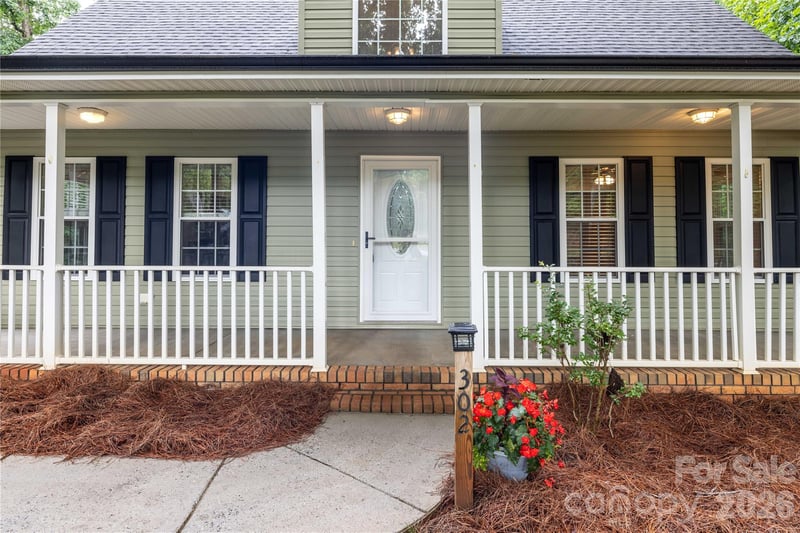 302 Skyland Ct, Mount Gilead, NC 27306