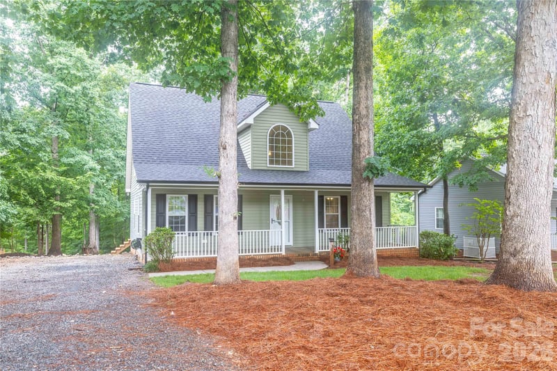 302 Skyland Ct, Mount Gilead, NC 27306