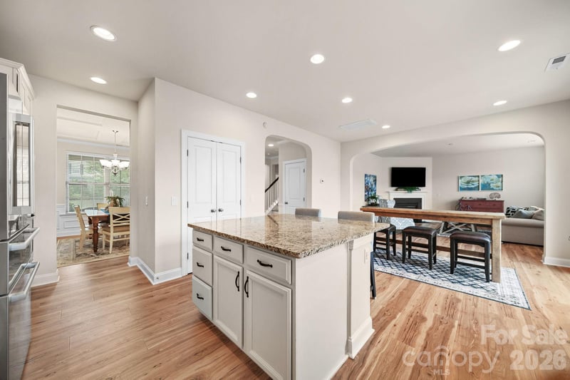 17516 Austins Creek Dr, Charlotte, NC 28278