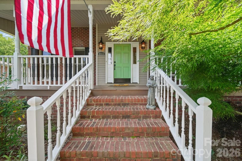 8513 Middleton Cir, Harrisburg, NC 28075