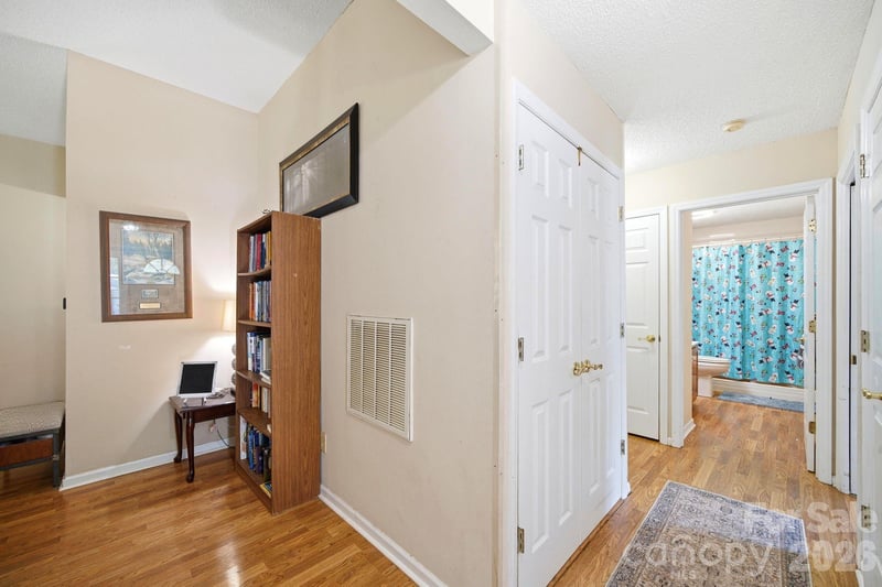 12209 Woodbend Dr, Matthews, NC 28105