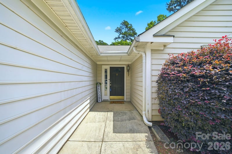 12209 Woodbend Dr, Matthews, NC 28105