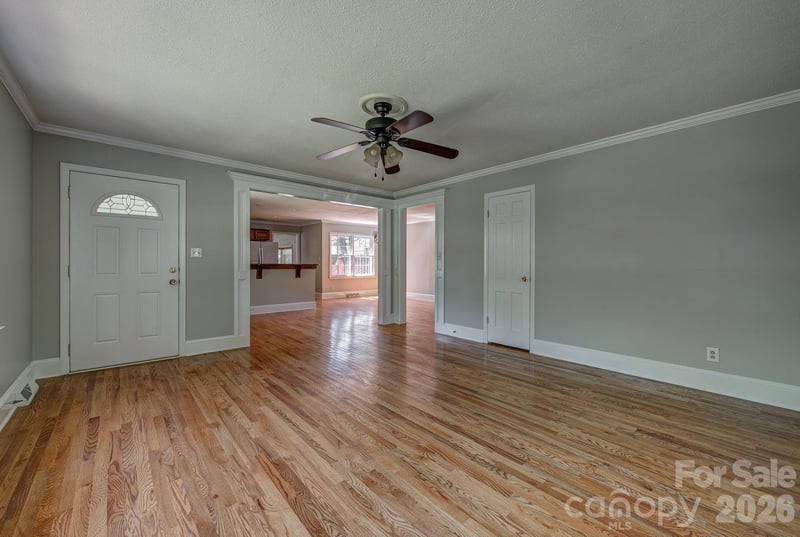 3106 Canterberry Dr, Gastonia, NC 28056
