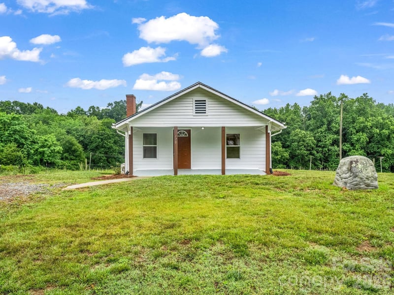 170 Dobbins Rd, Ellenboro, NC 28040