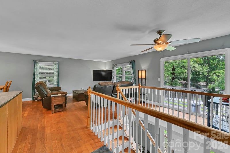 11 Greenwood Acres Dr, Mills River, NC 28759