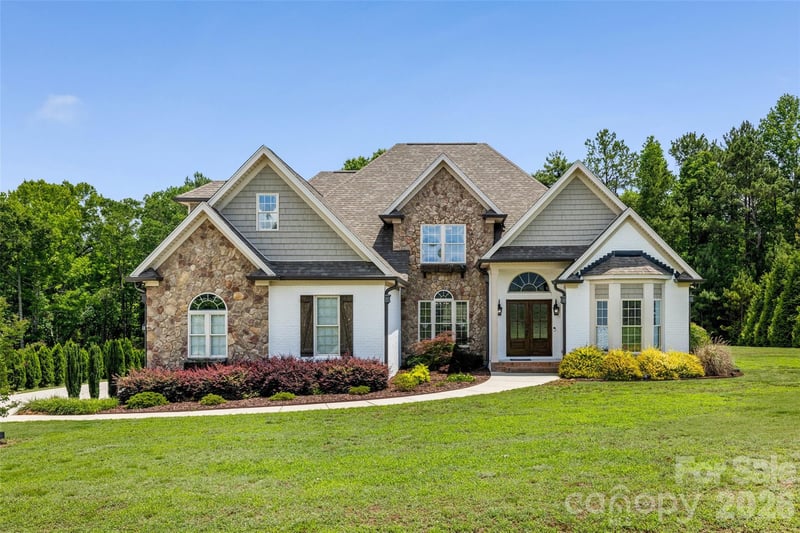 2015 Pierson Dr, Lancaster, SC 29720