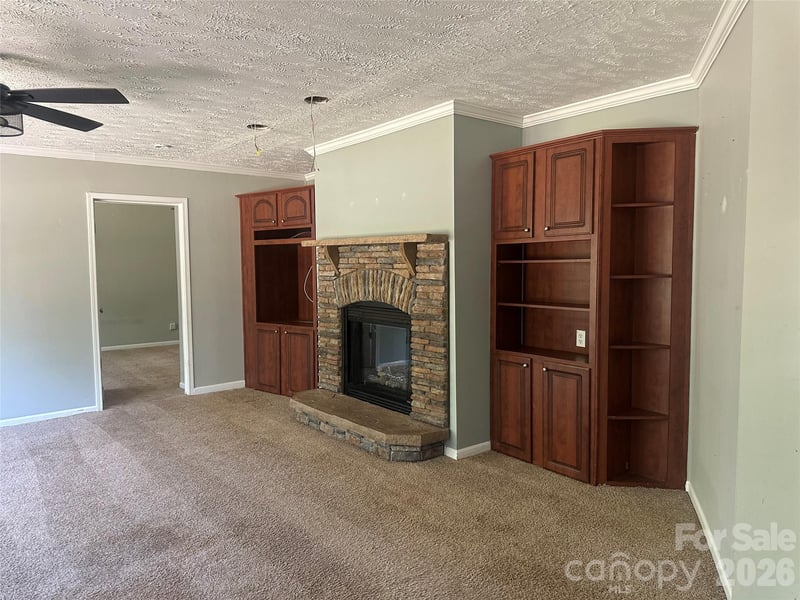 2410 Annwood Ct, Newton, NC 28658