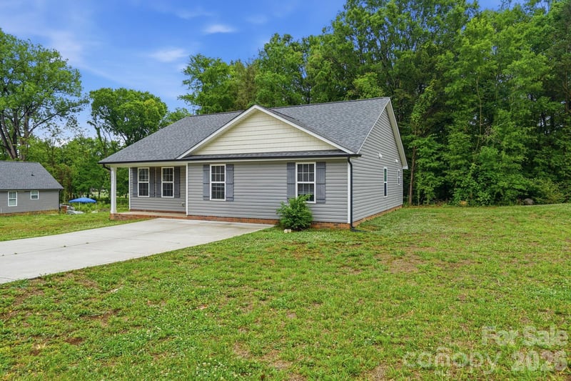 3221 Roberta Rd, Concord, NC 28027