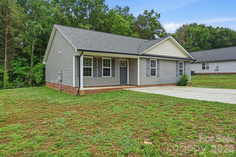 3221 Roberta Rd, Concord, NC 28027