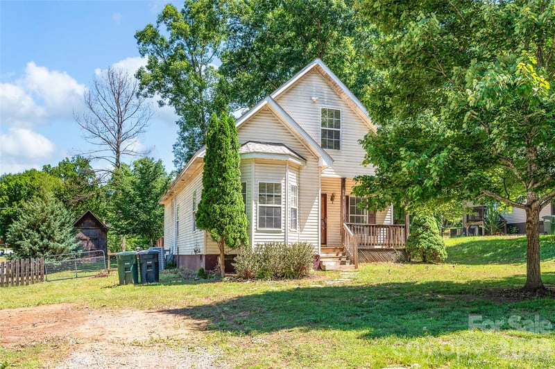 105 Queensbury Rd, Troutman, NC 28166