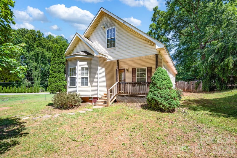 105 Queensbury Rd, Troutman, NC 28166