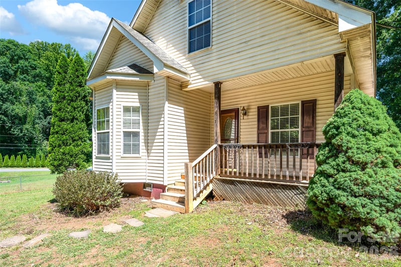 105 Queensbury Rd, Troutman, NC 28166