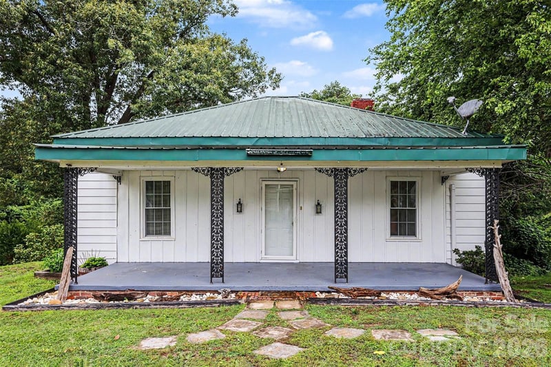 58 Poplar St, Great Falls, SC 29055
