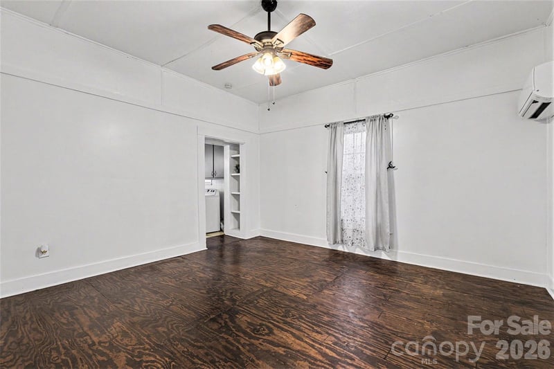 58 Poplar St, Great Falls, SC 29055