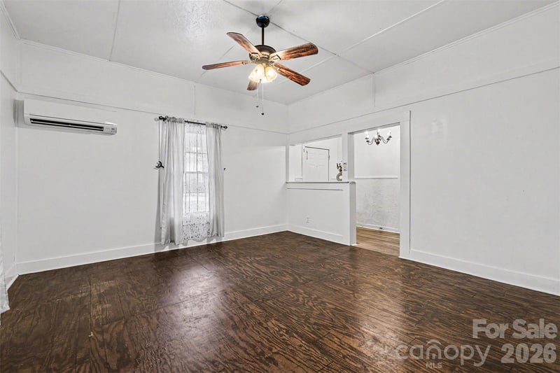 58 Poplar St, Great Falls, SC 29055