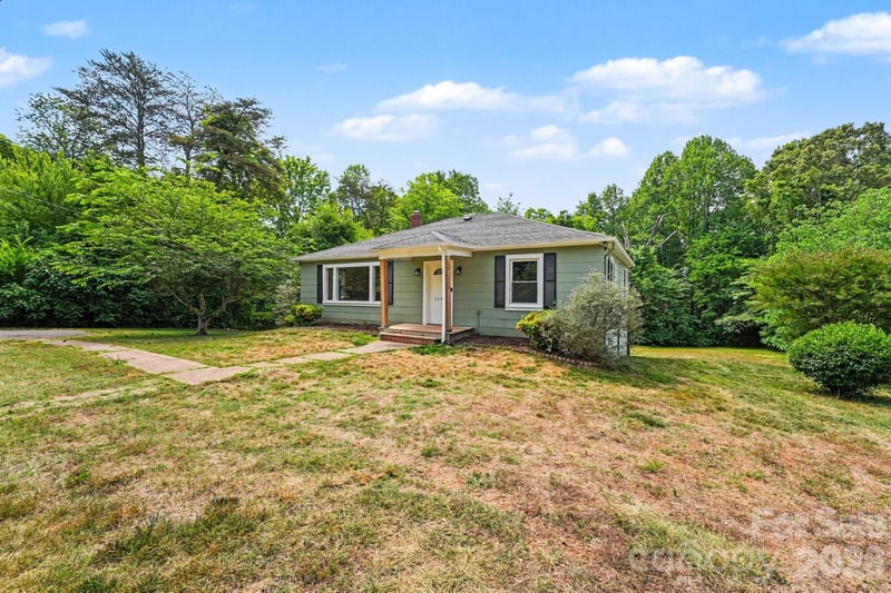 3230 12th Ave SE, Hickory, NC 28602