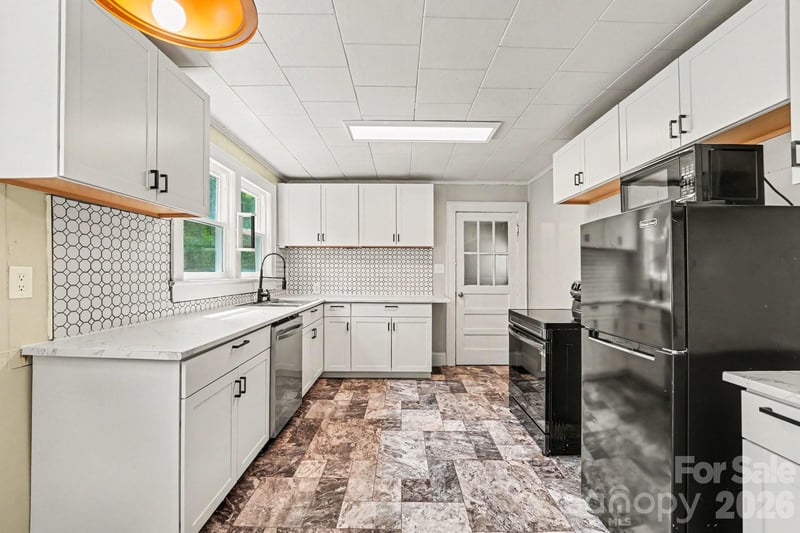 3230 12th Ave SE, Hickory, NC 28602
