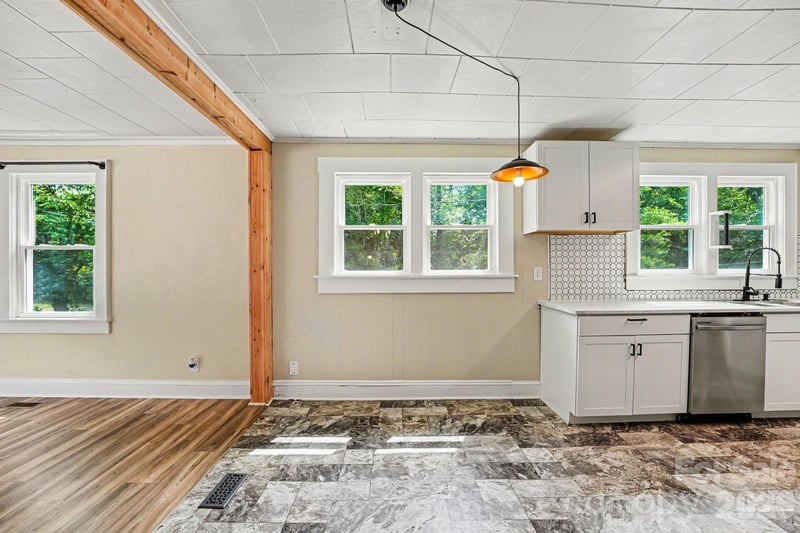 3230 12th Ave SE, Hickory, NC 28602