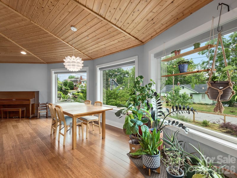 63 Beverly Rd, Asheville, NC 28806
