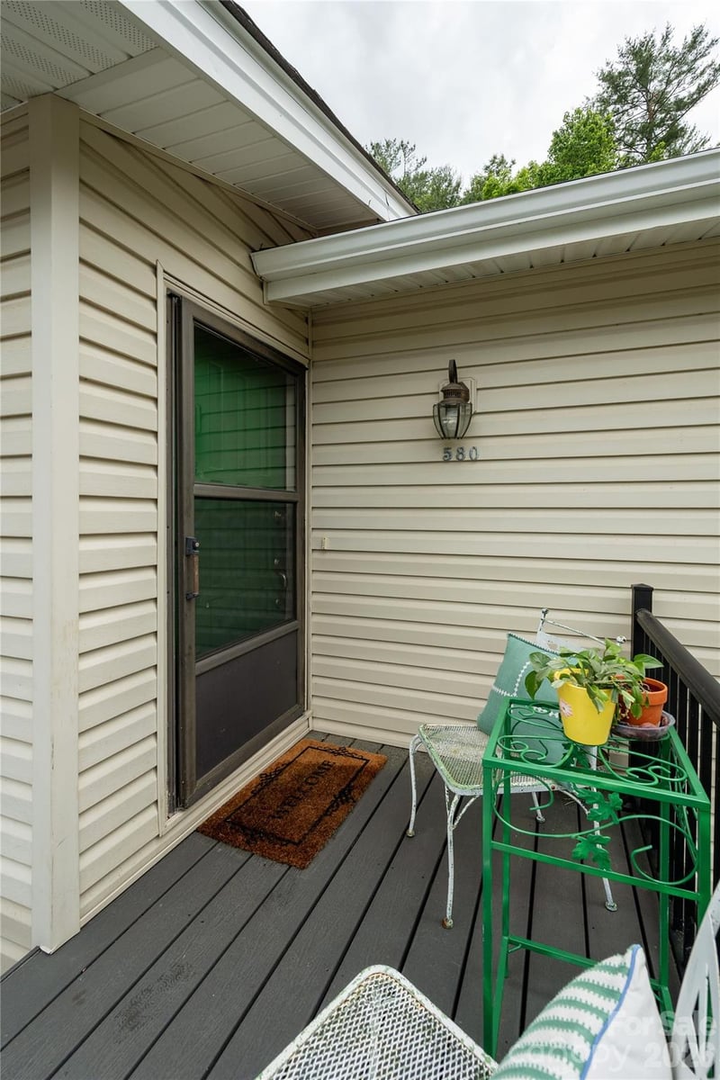 580 Britton Creek Dr, Hendersonville, NC 28791