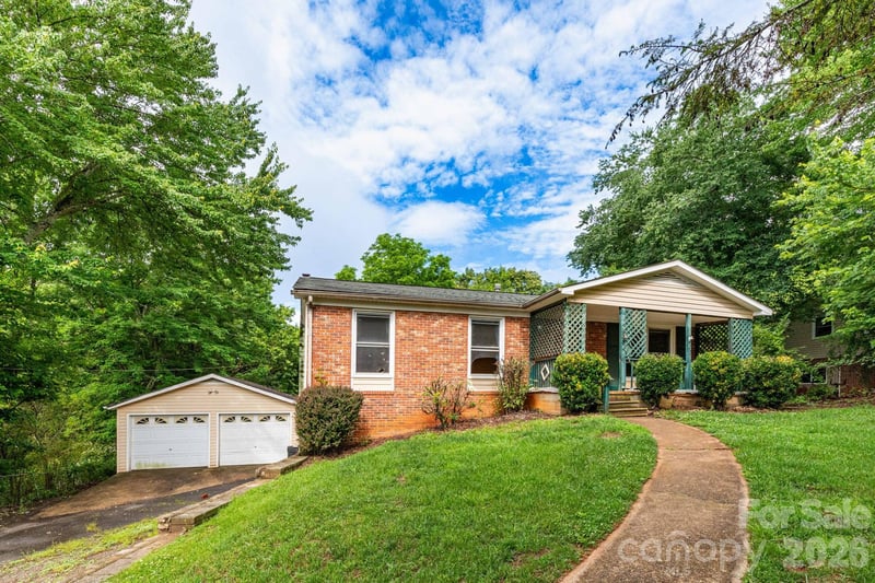71 Cub Rd, Asheville, NC 28806