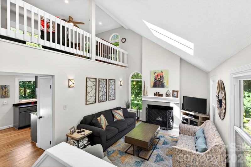 450 Elk Mountain Scenic Hw, Asheville, NC 28804