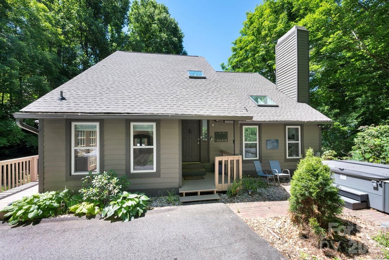 450 Elk Mountain Scenic Hw, Asheville, NC 28804