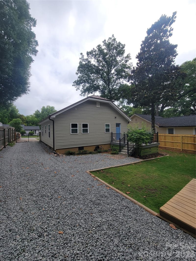 422 Gaston Ave, Belmont, NC 28012