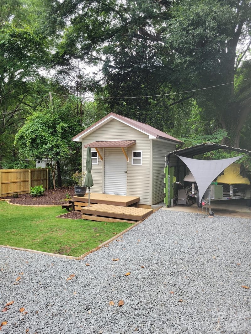 422 Gaston Ave, Belmont, NC 28012