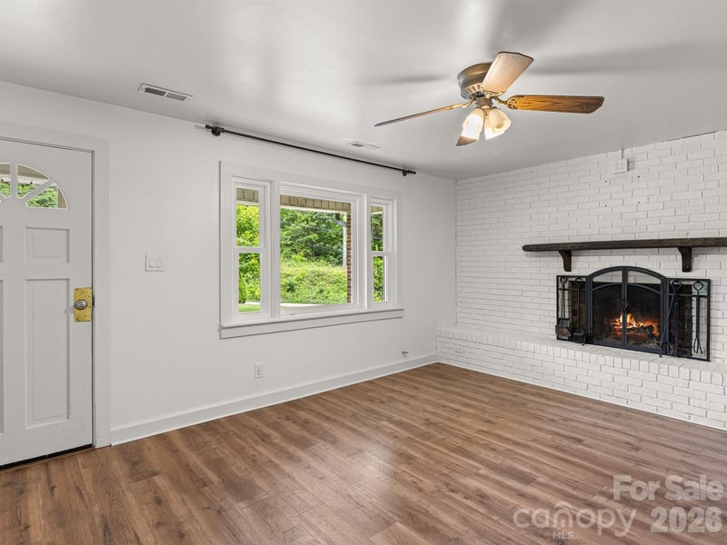 205 Old Fort Rd, Fairview, NC 28730