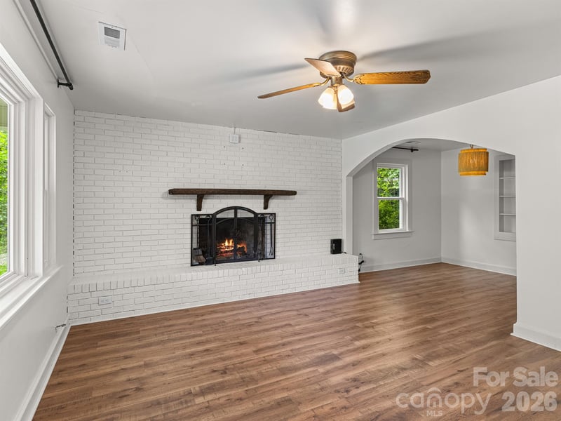 205 Old Fort Rd, Fairview, NC 28730