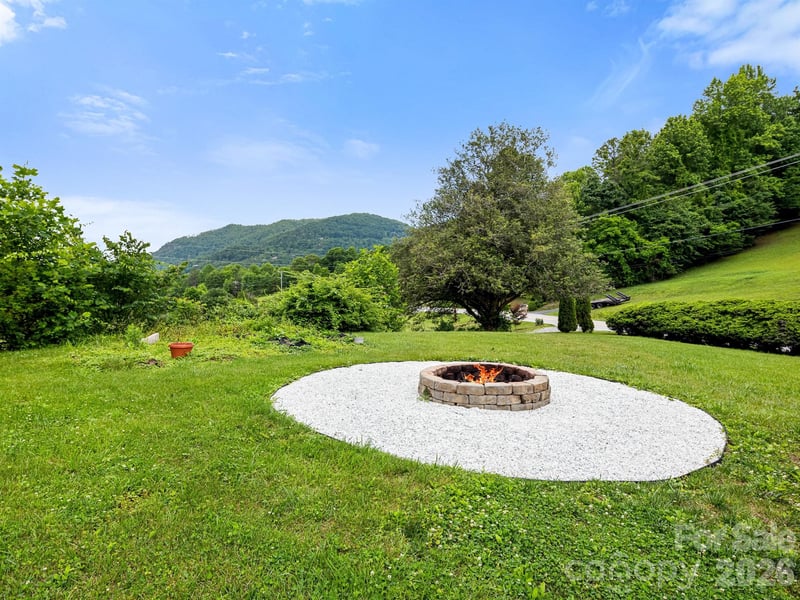 205 Old Fort Rd, Fairview, NC 28730
