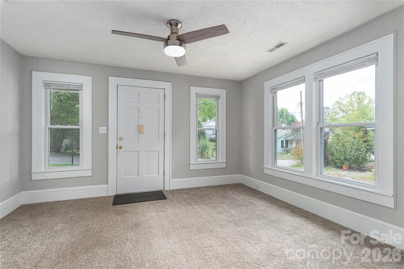 23 Jarrett St, Asheville, NC 28806