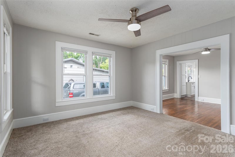 23 Jarrett St, Asheville, NC 28806