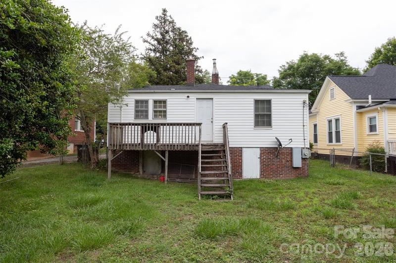 312 Race St, Statesville, NC 28677