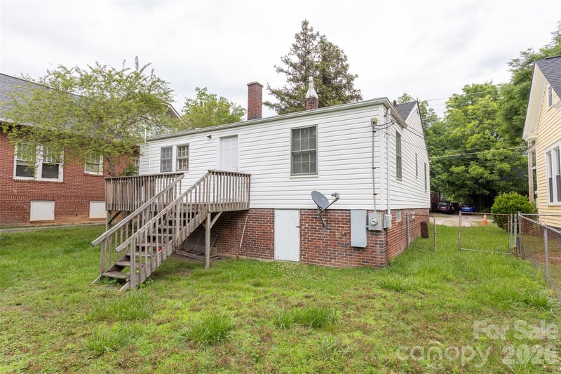 312 Race St, Statesville, NC 28677