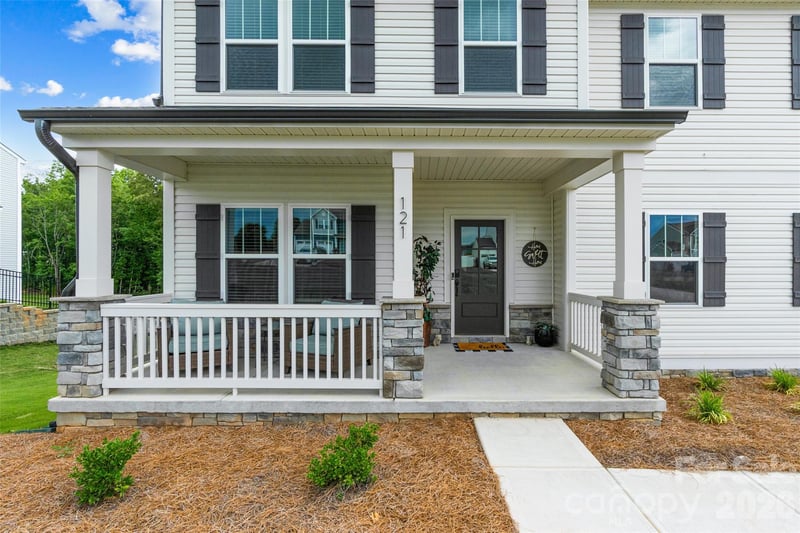 121 Tangle River Dr, Statesville, NC 28677