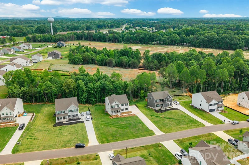 121 Tangle River Dr, Statesville, NC 28677