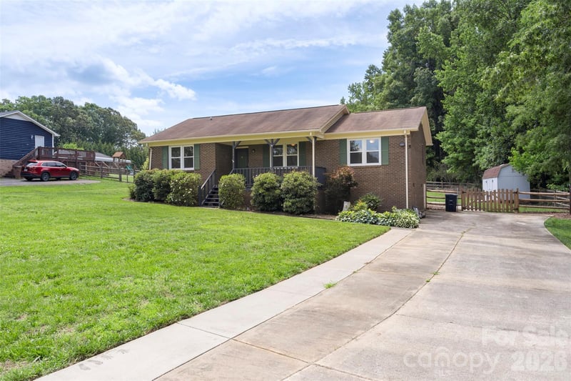2201 Bow Brook Trl, Matthews, NC 28104