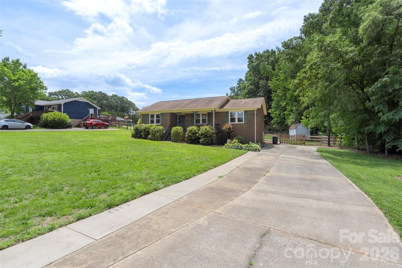 2201 Bow Brook Trl, Matthews, NC 28104