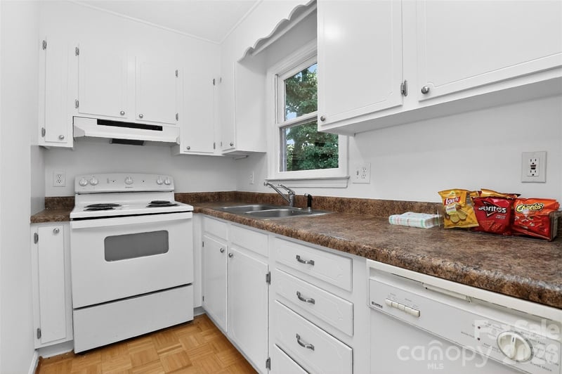 18032 Barnhardt Rd, Davidson, NC 28036
