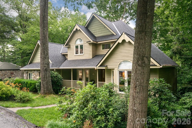 203 Coachmans Ct, Asheville, NC 28803