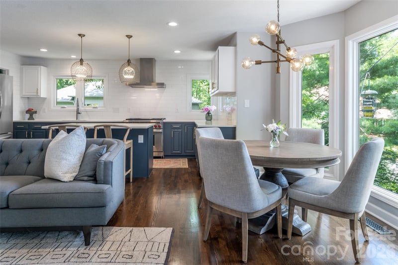 203 Coachmans Ct, Asheville, NC 28803