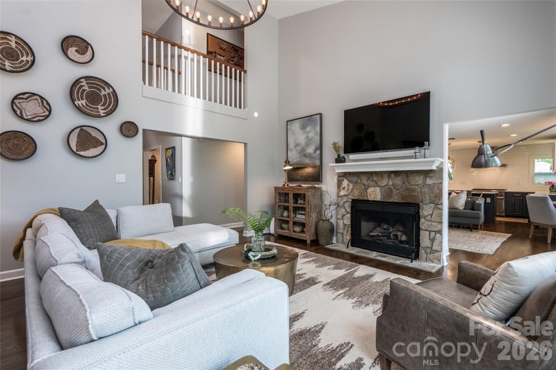 203 Coachmans Ct, Asheville, NC 28803