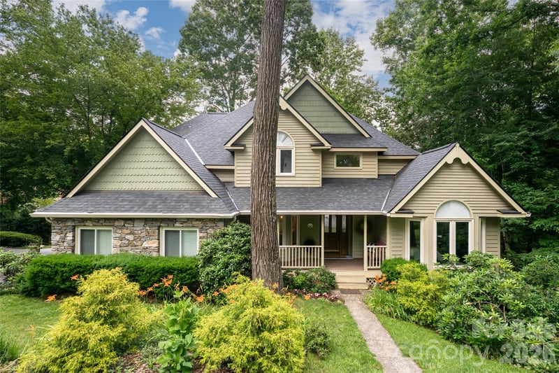 203 Coachmans Ct, Asheville, NC 28803