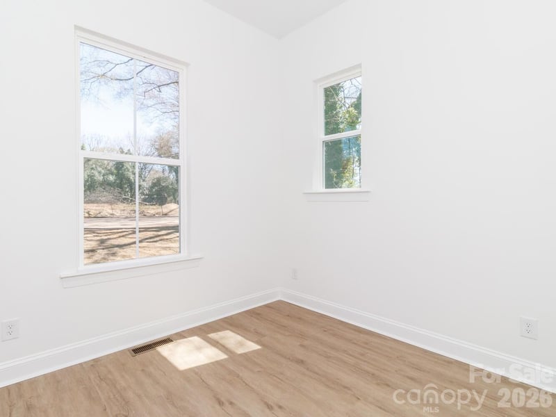 2501 Elon St, Charlotte, NC 28208