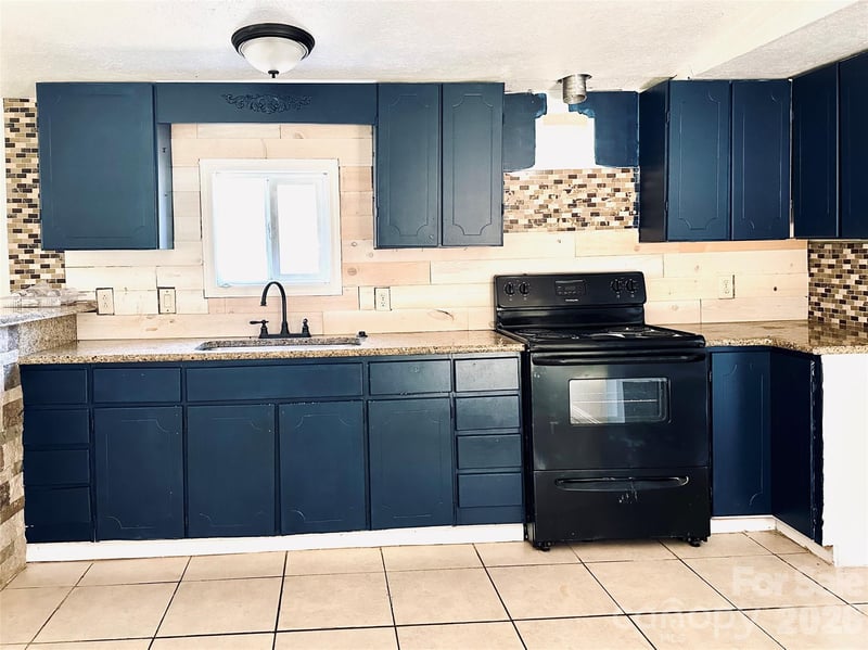 4191 Deerfield Dr, Maiden, NC 28650