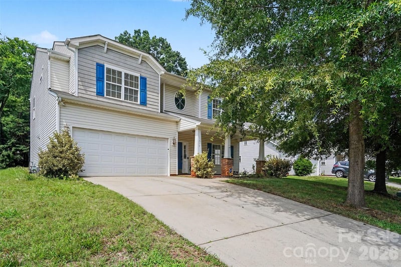 697 Yvonne Dr, Concord, NC 28027