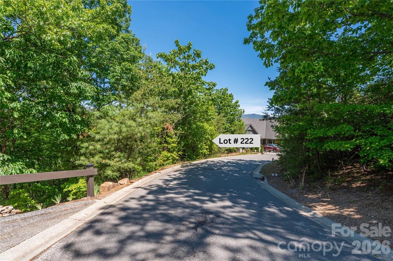 146 Settings Blvd, Black Mountain, NC 28711